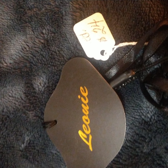 Woman's lingerie from Leouie,  black & red size medium - Picture 3 of 7